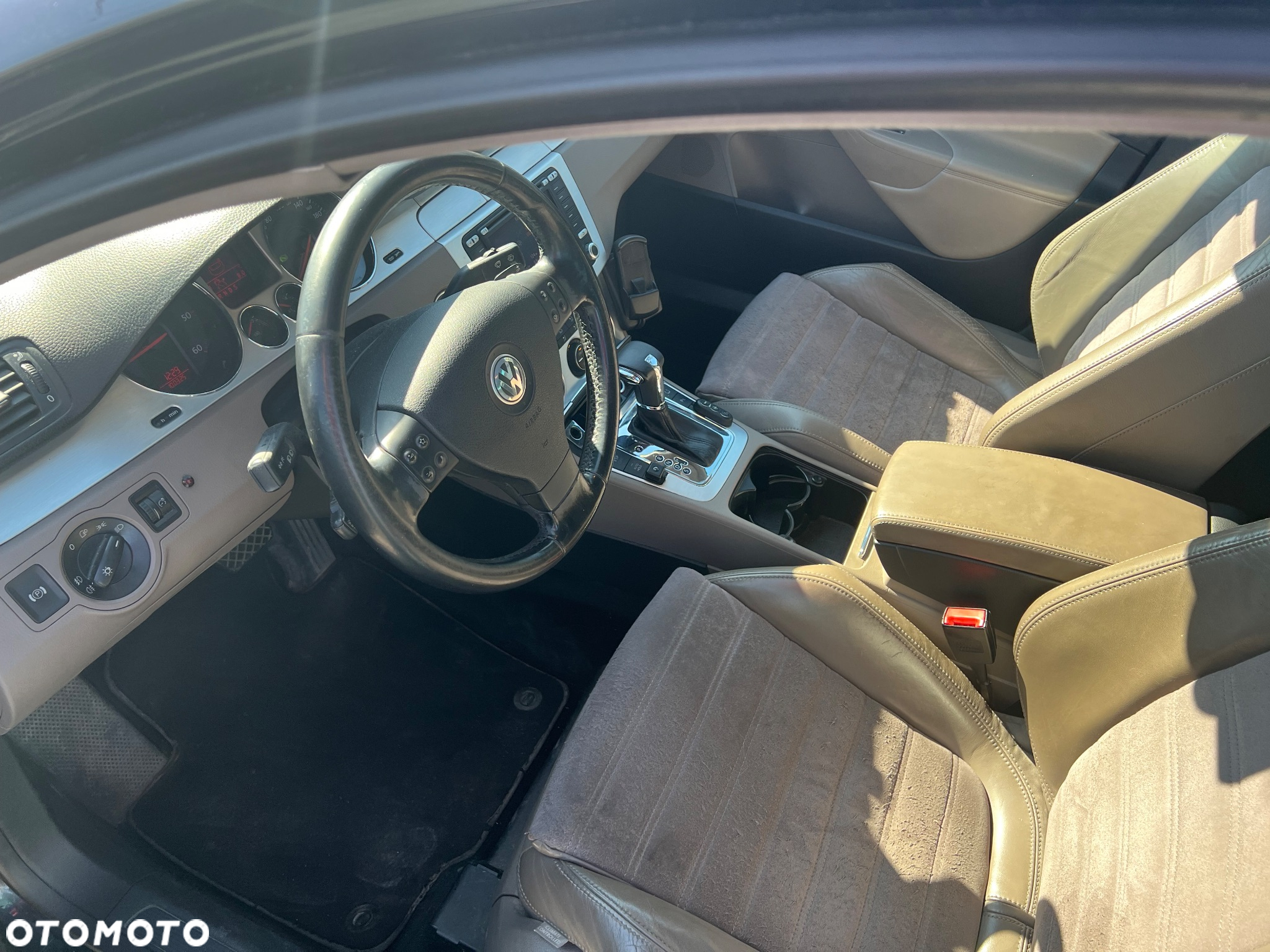 Volkswagen Passat - 12