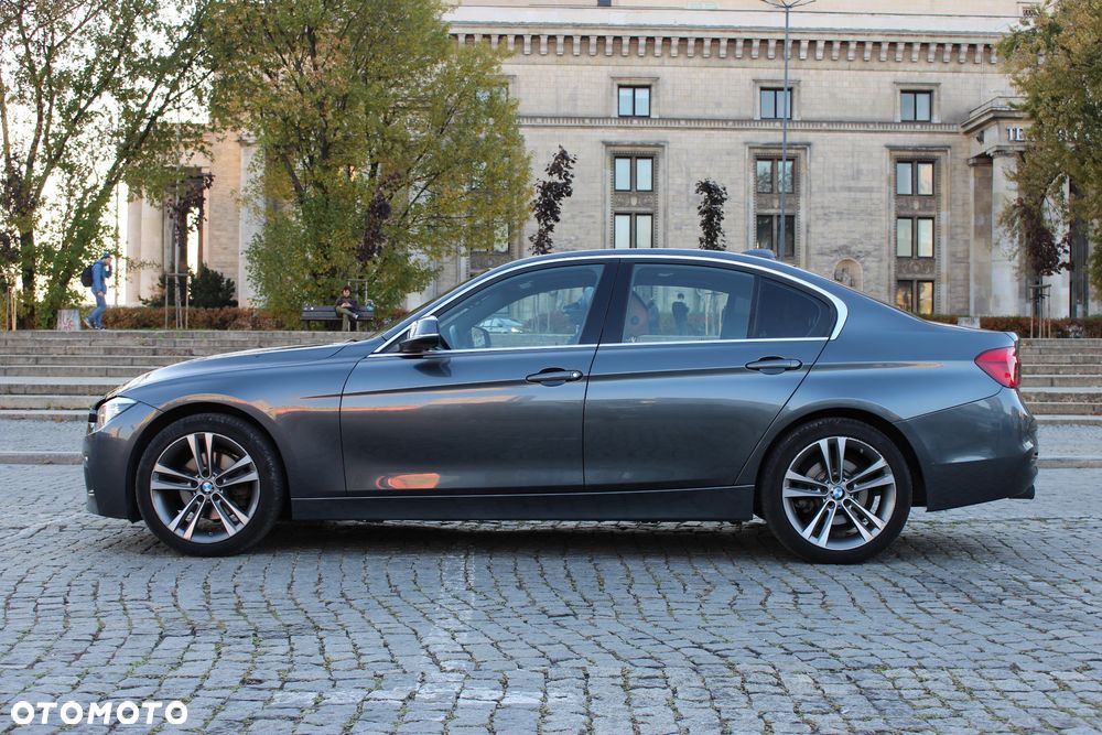 BMW Seria 3 330i xDrive Edition Luxury Line Purity - 10