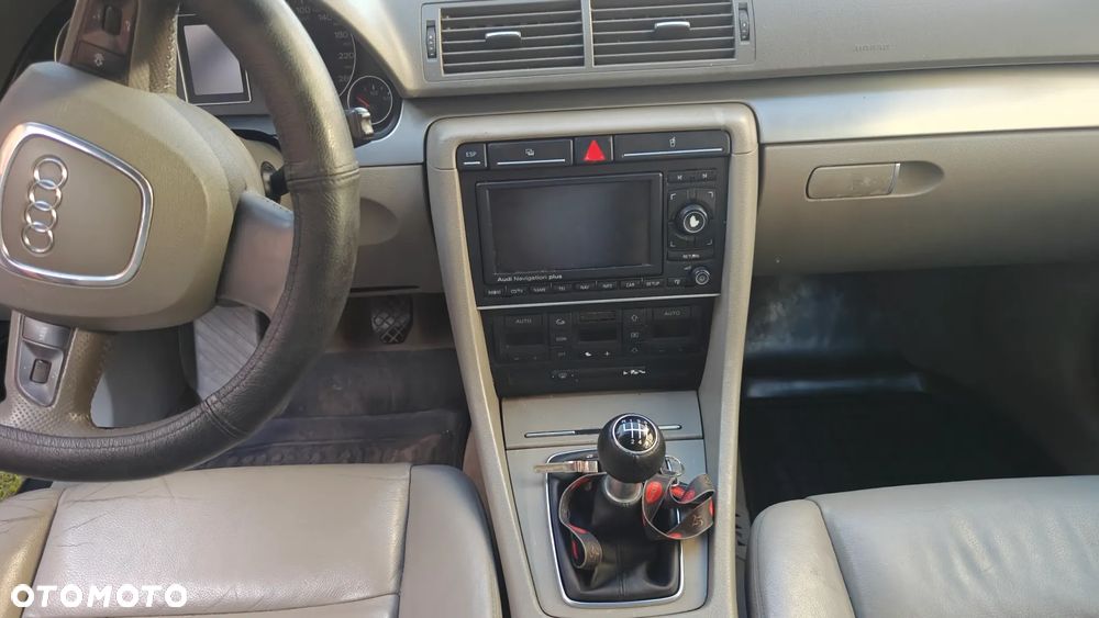 Audi A4 Limousine 2.0 TDI - 9