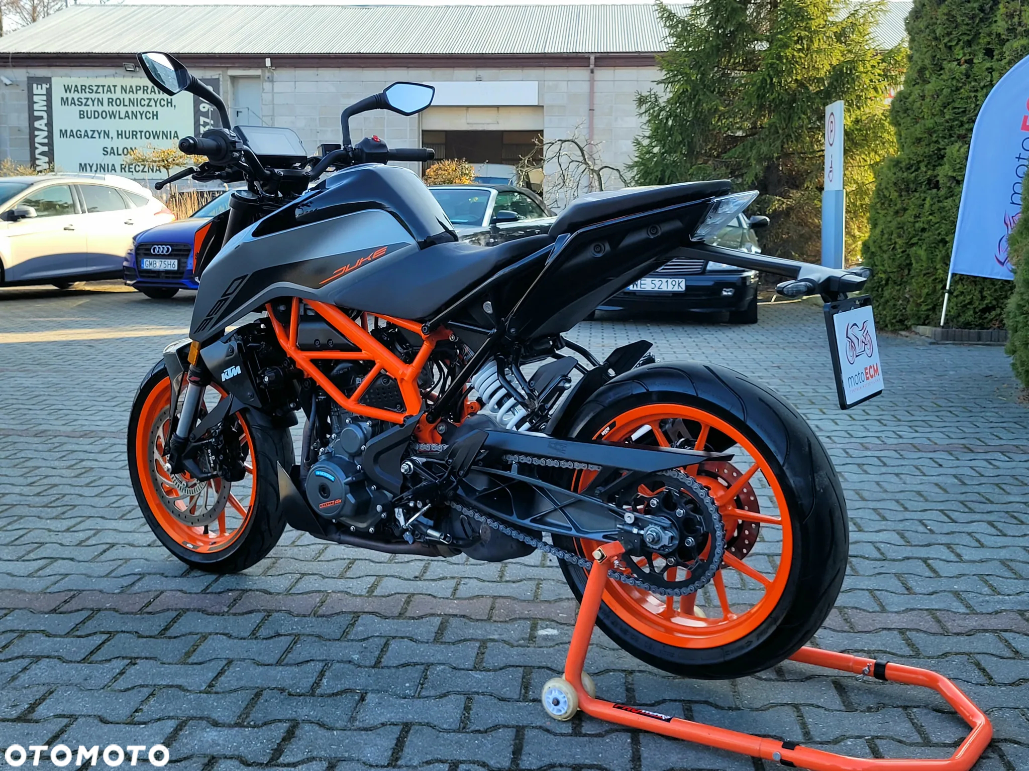 KTM Duke - 17