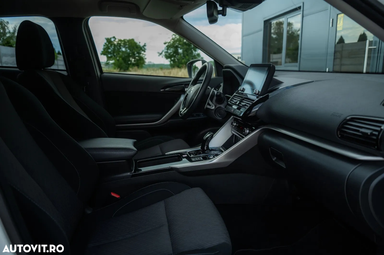 Mitsubishi Eclipse-Cross Plug-In Hybrid 4WD Intro Edition - 19