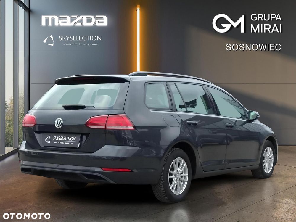 Volkswagen Golf - 6