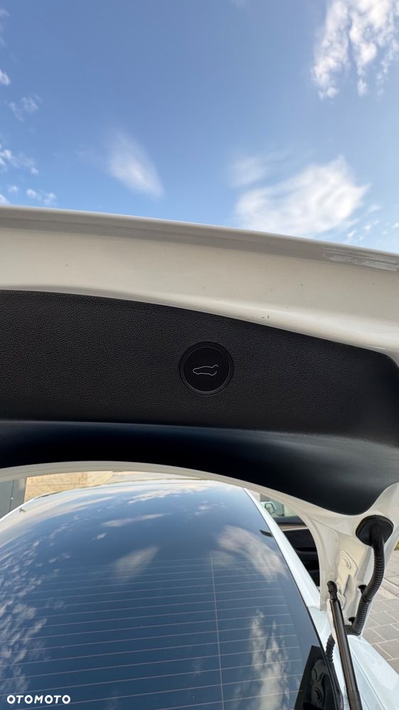 Tesla Model 3 Langstreckenbatterie Allradantrieb Dual Motor Performance - 14