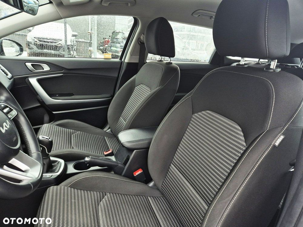 Kia Ceed 1.5 T-GDI M - 11