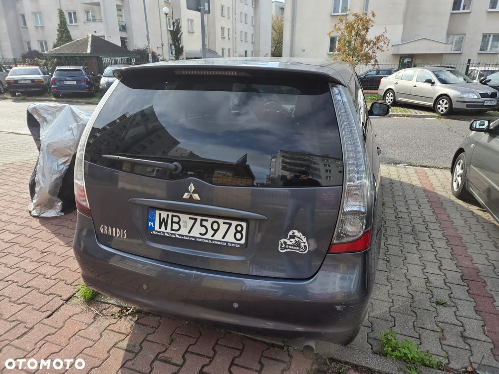 Mitsubishi Grandis - 18