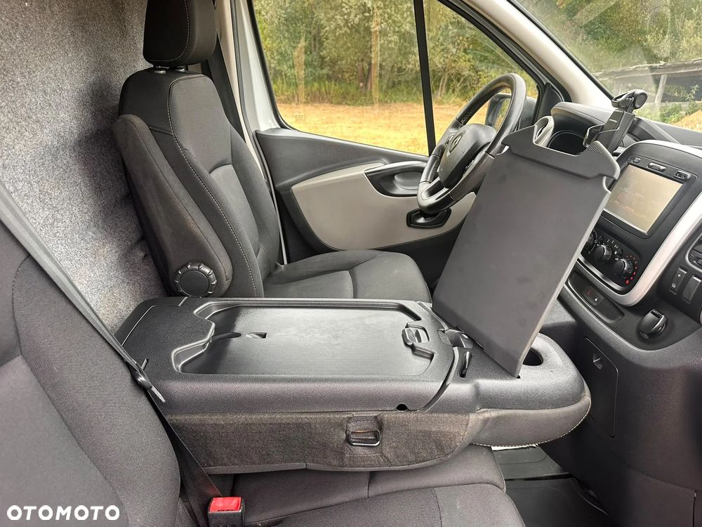 Renault Trafic L1H1 1.6 diesel 145kM, manual, 2016 rok WEBASTO, BAGAŻNIK DACHOWY THULE, KAMERA COFANIA, HAK, CZUJNIKI PARKOWANIA, DRZWI PRZESUWNE Z OBU STRON! - 32