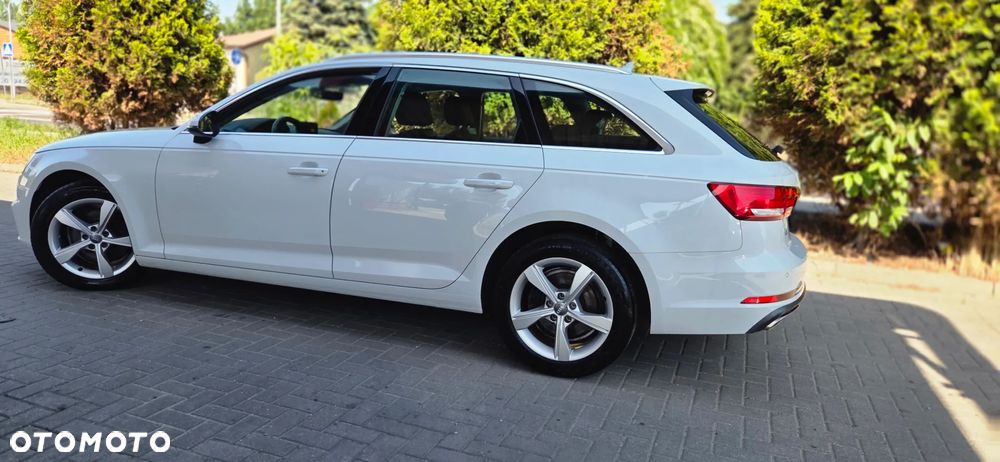 Audi A4 Avant 40 TFSI S tronic - 9