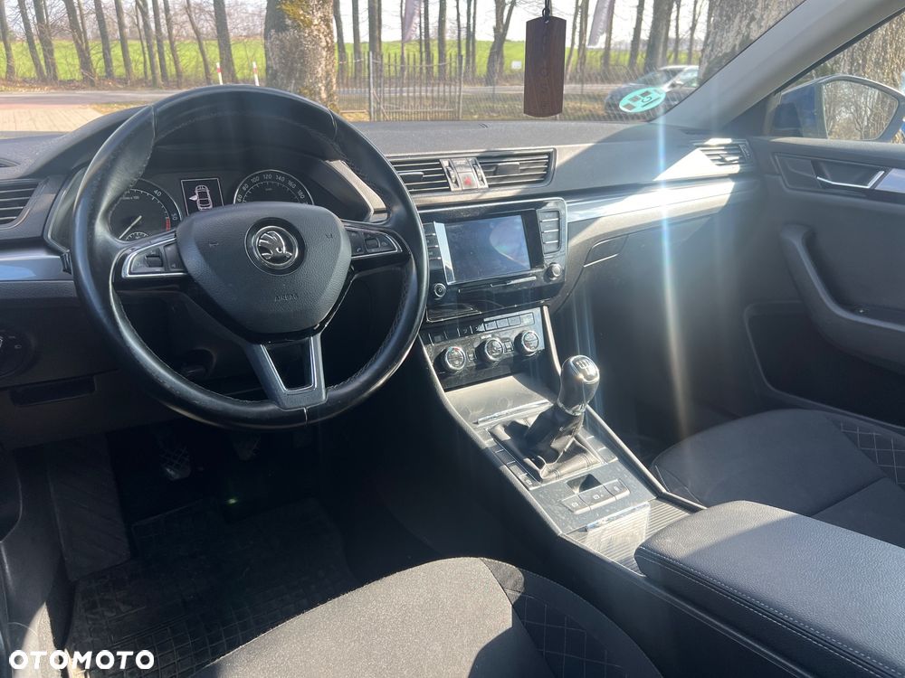 Skoda Superb 2.0 TDI Active - 10