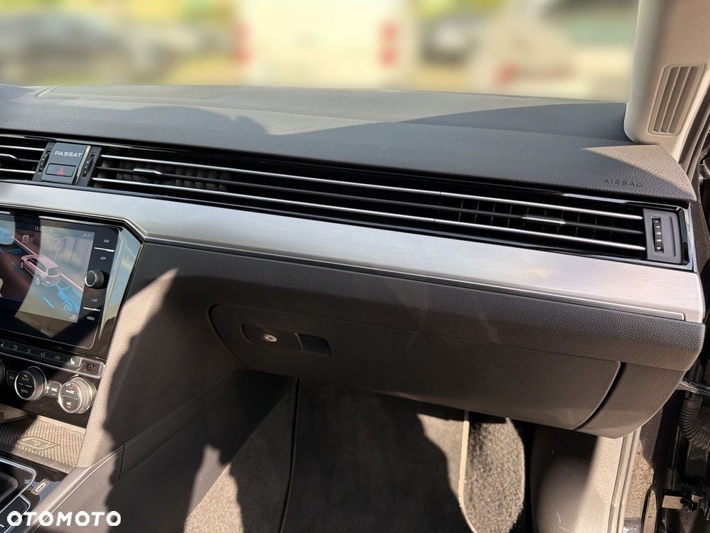 Volkswagen Passat 2.0 TDI EVO Elegance DSG - 36