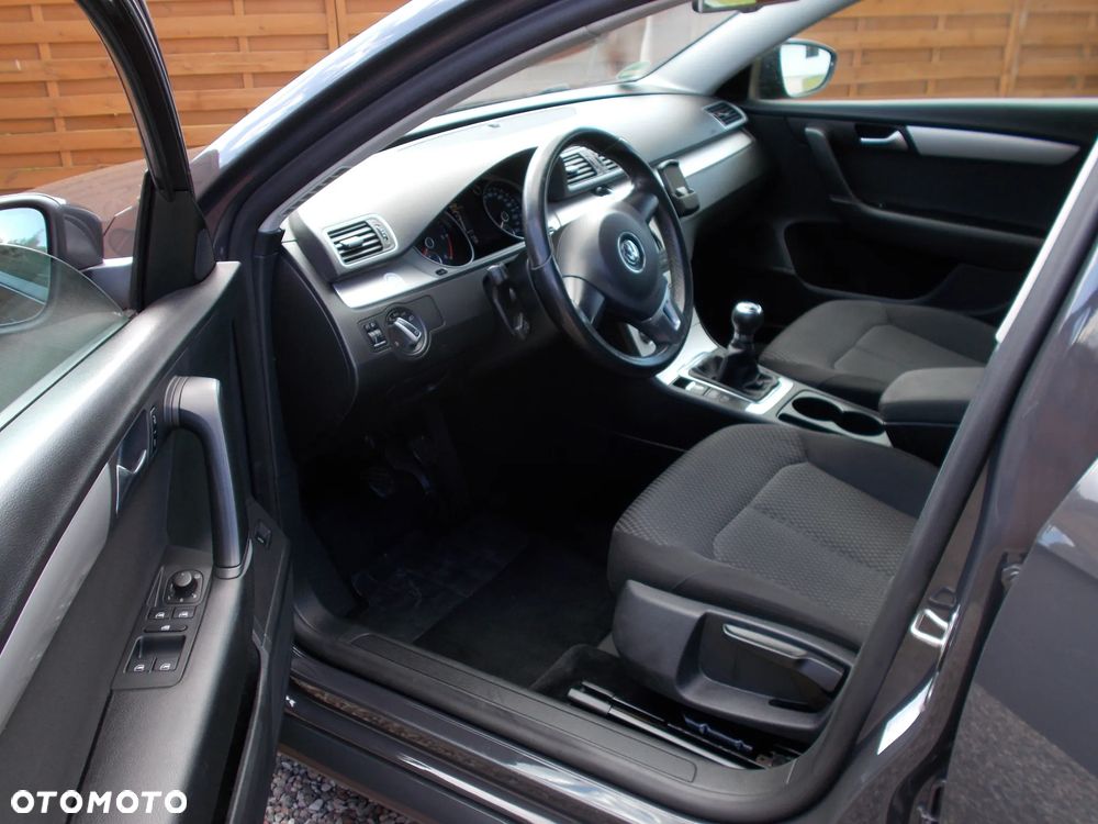 Volkswagen Passat 2.0 TDI Highline - 5