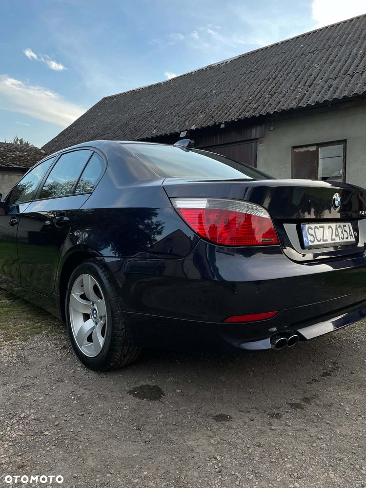 BMW Seria 5 520i - 4