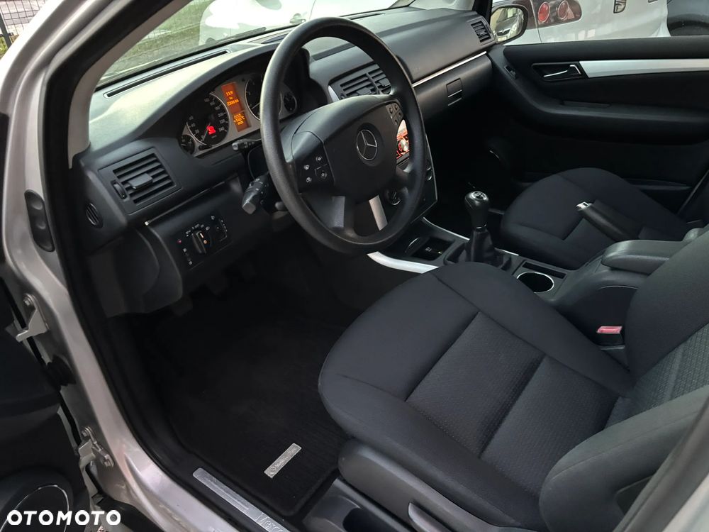Mercedes-Benz Klasa B 150 Special Edition - 28