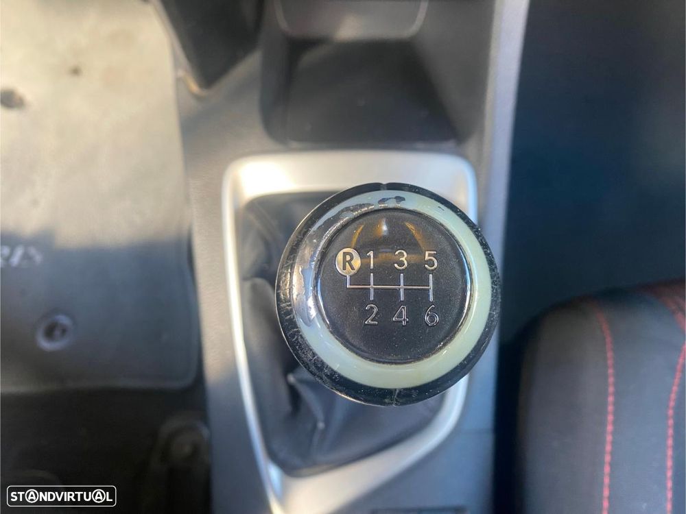 Toyota Auris Touring Sports 1.4 D-4D Com+P.Sport - 38