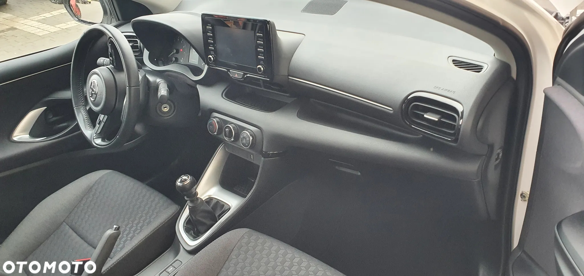 Toyota Yaris - 8