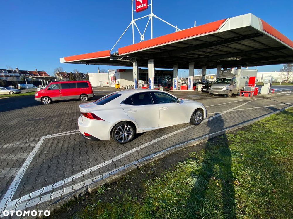 Lexus IS 300h Elegance - 12
