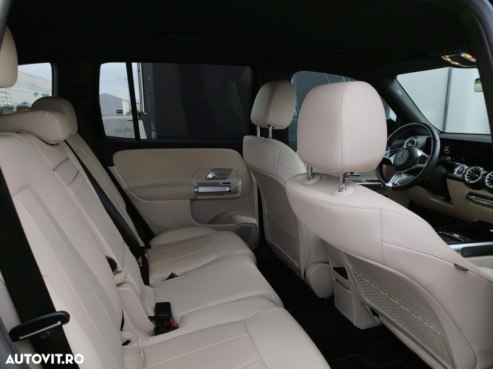 Mercedes-Benz GLB - 12