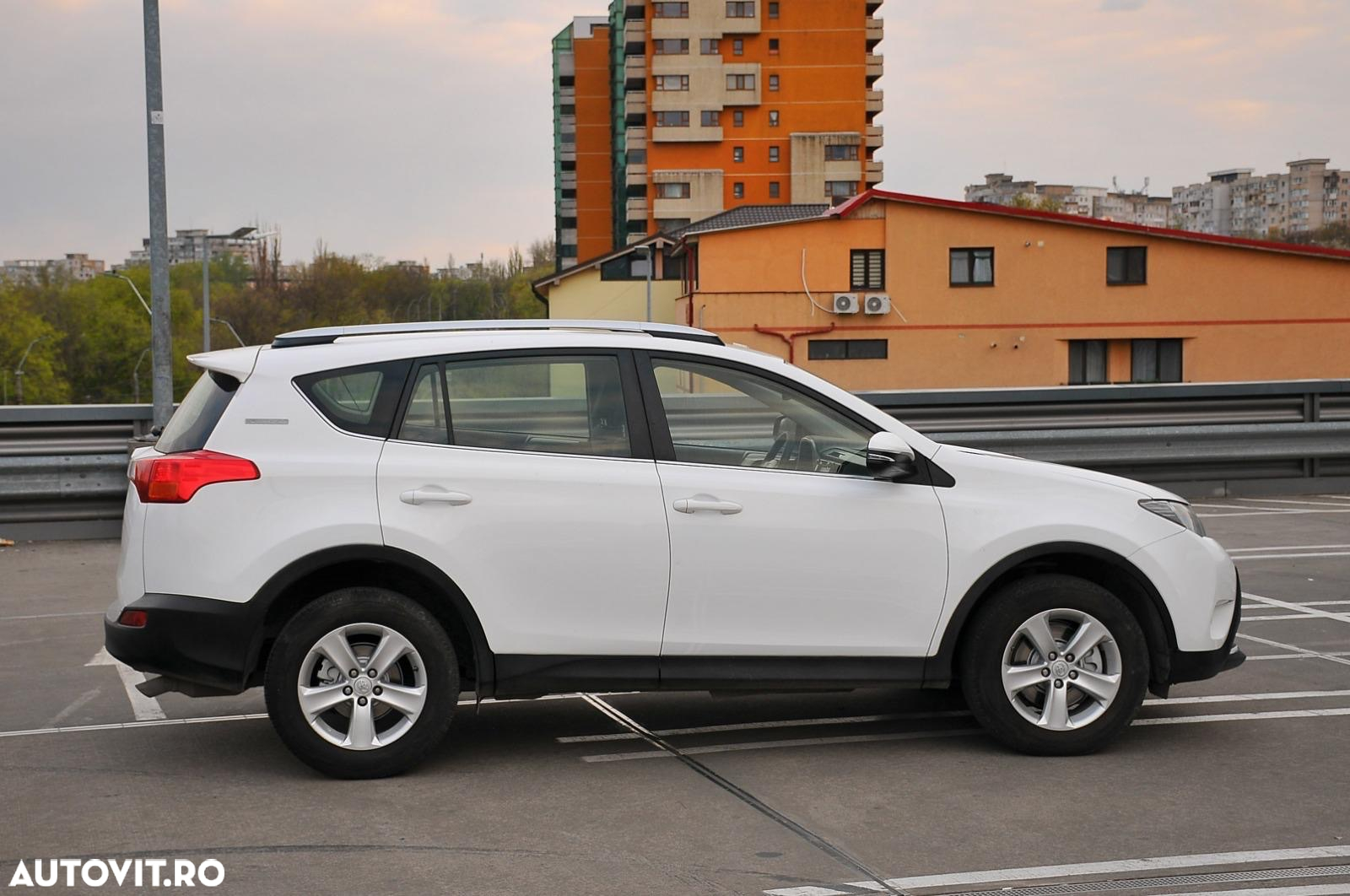 Toyota RAV4 2.2 D-4CAT 4WD Aut Executive - 7