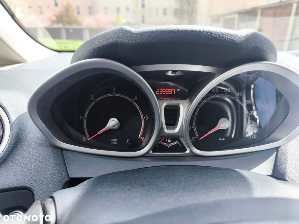 Ford Fiesta 1.6 TDCI Connection - 14