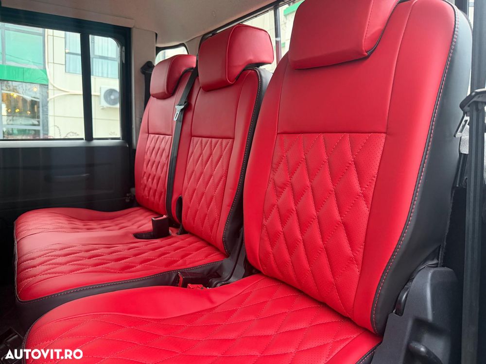 Land Rover Defender - 7