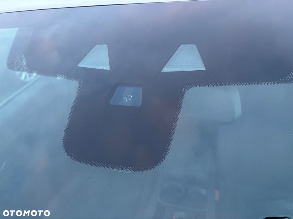 Land Rover Discovery Sport 2.0 P200 mHEV S - 11