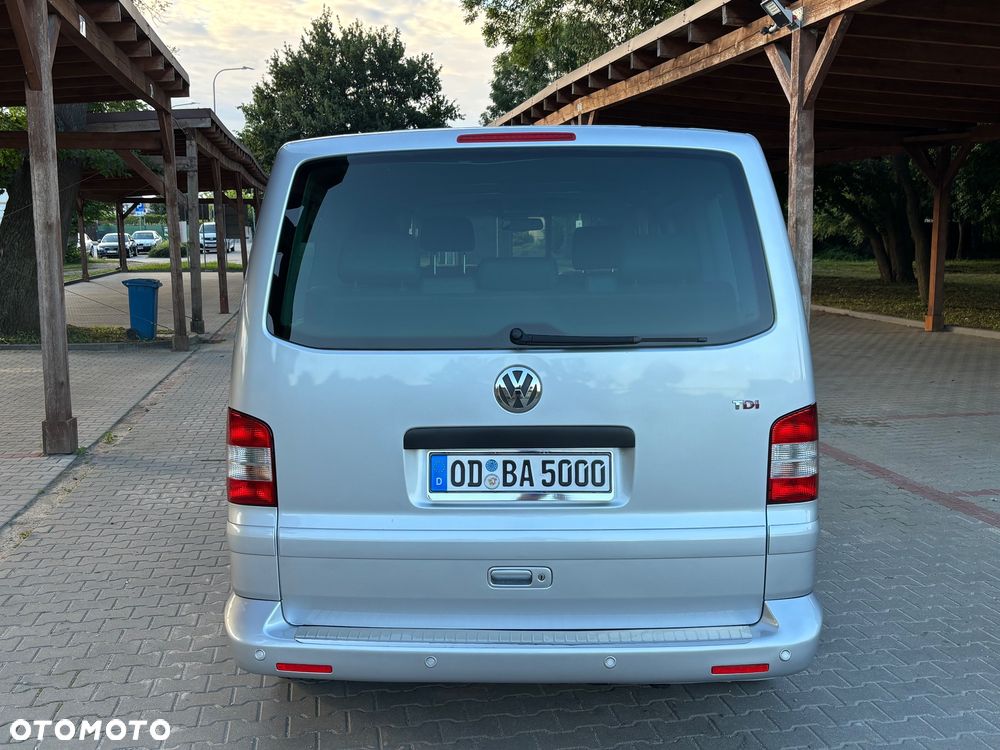 Volkswagen Multivan - 8