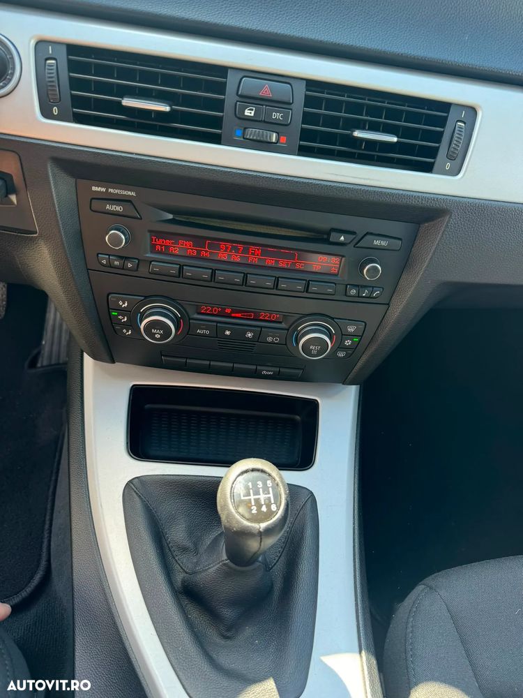 BMW Seria 3 318i - 21