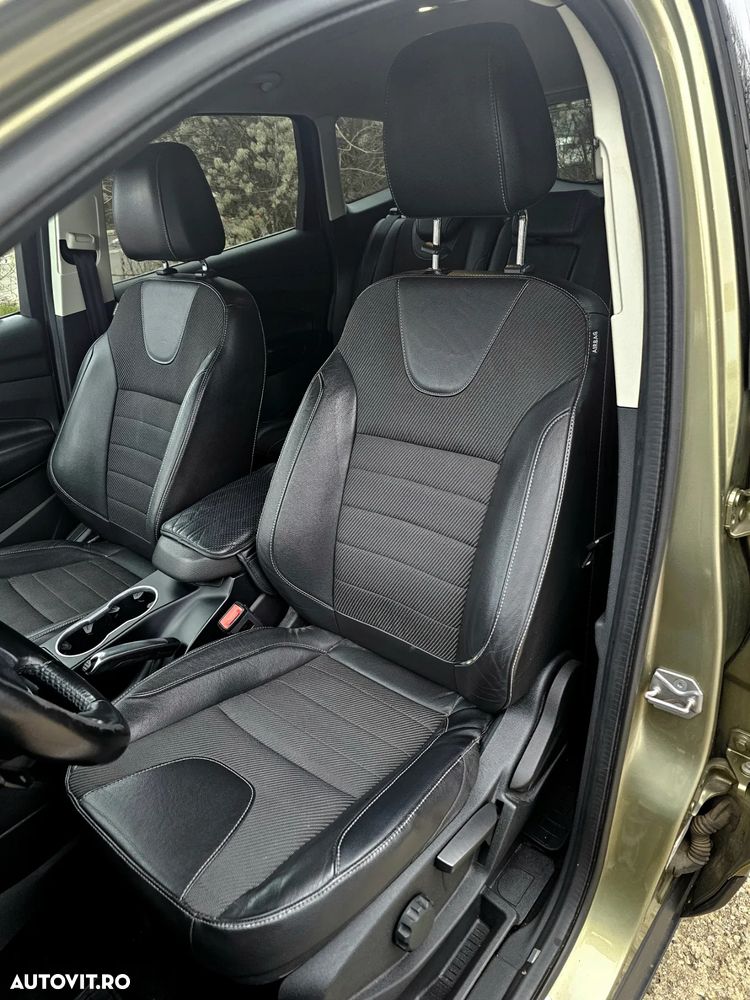 Ford Kuga 2.0 TDCi Powershift 4WD Titanium - 5