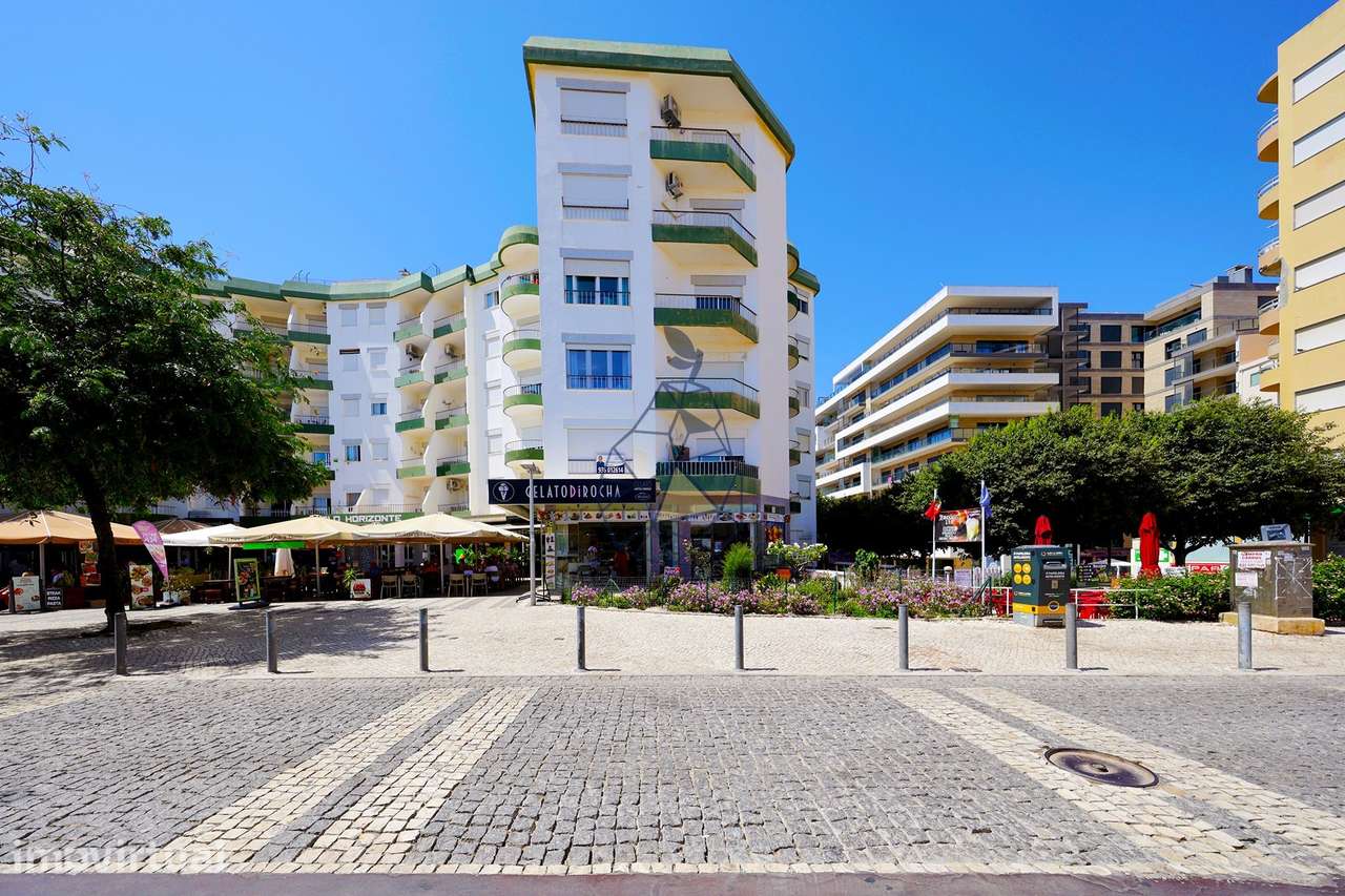 Apartamento T1 Renovado a dois passos do Areal da Praia da Rocha - Grande imagem: 3/35