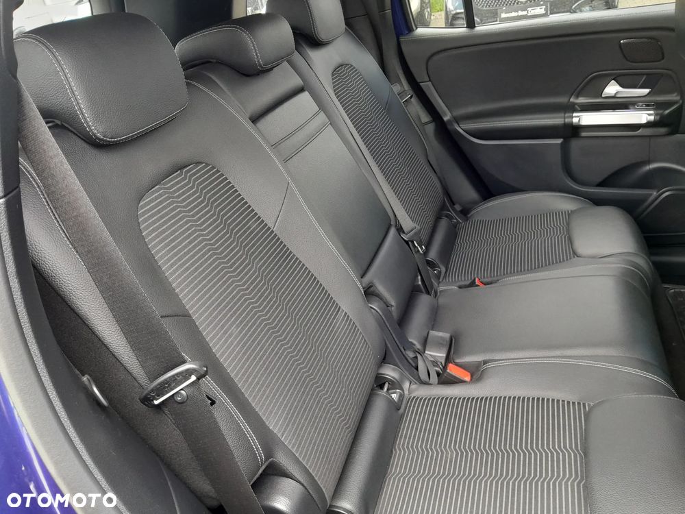 Mercedes-Benz GLB 250 4-Matic Progressive 8G-DCT - 19