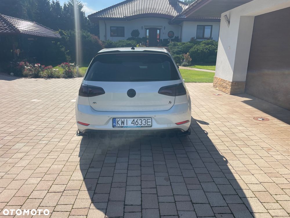 Volkswagen Golf - 10