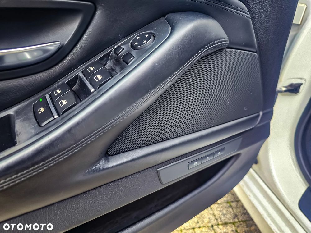 BMW Seria 5 535i xDrive Luxury Line - 19
