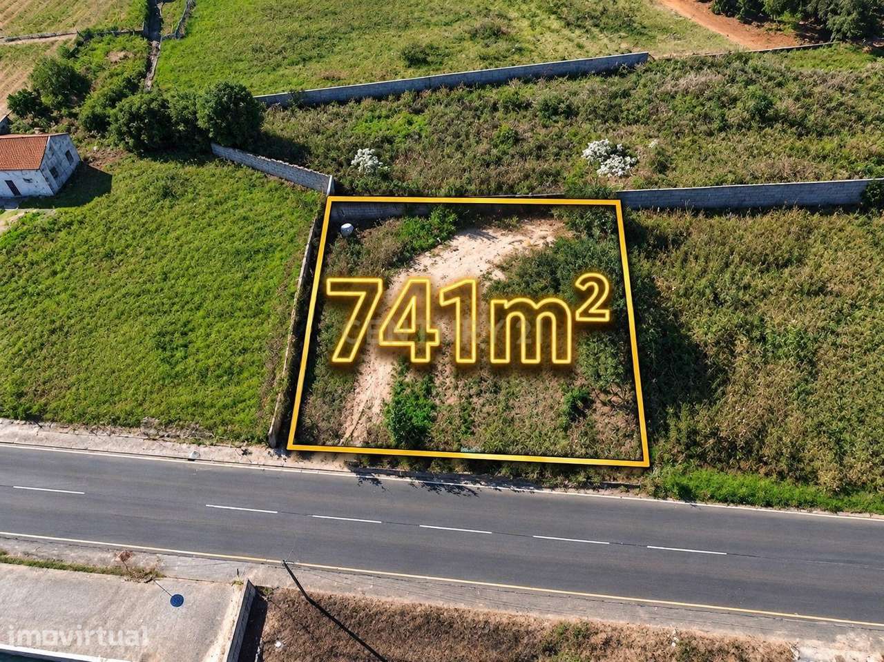 Terreno para construção em Póvoa de Varzim com Poço e Árvores de Fruto