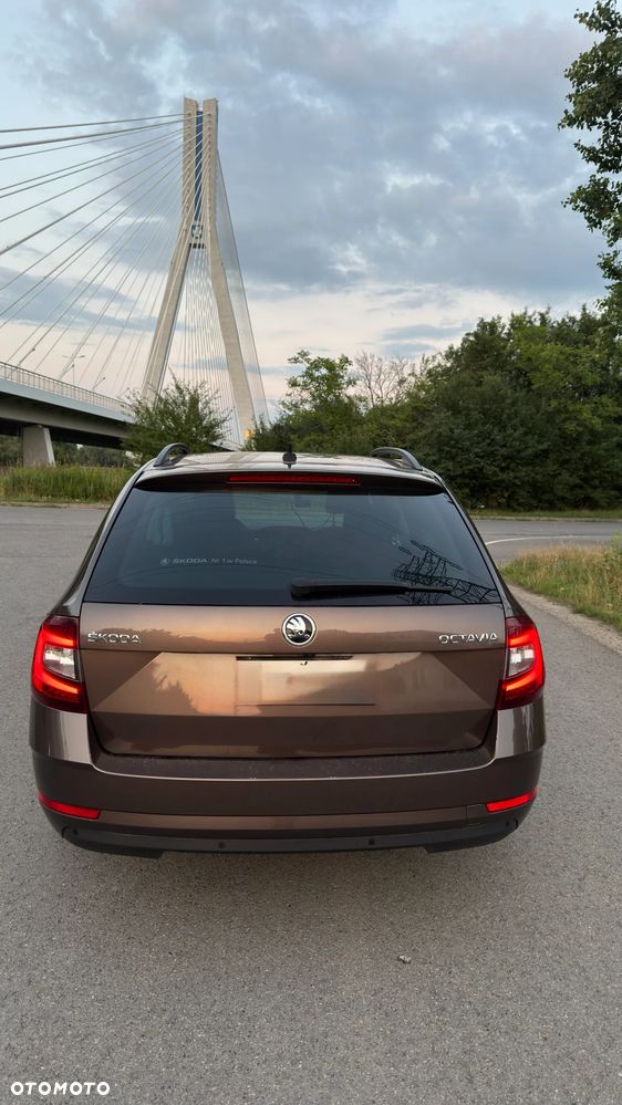 Skoda Octavia 2.0 TDI SCR Style DSG - 6