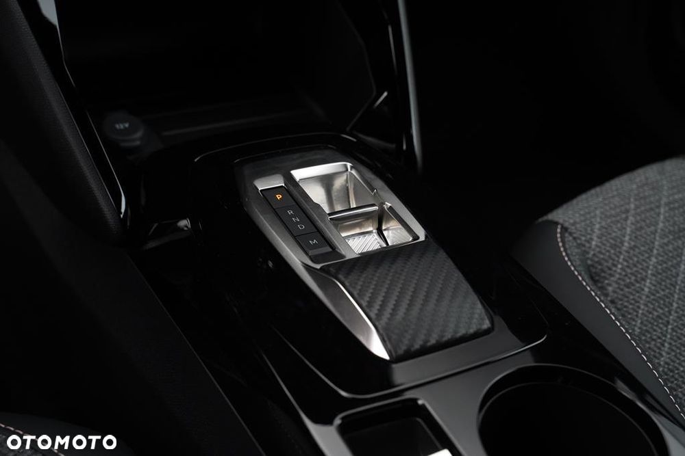 Peugeot 2008 PureTech mHEV Allure e-DCS6 - 19