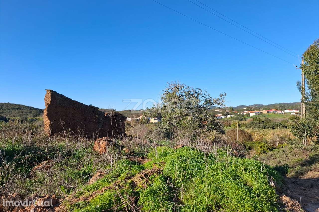 Ruína para recuperar em Ribeira de Arade, Messines + terreno - Grande imagem: 3/23