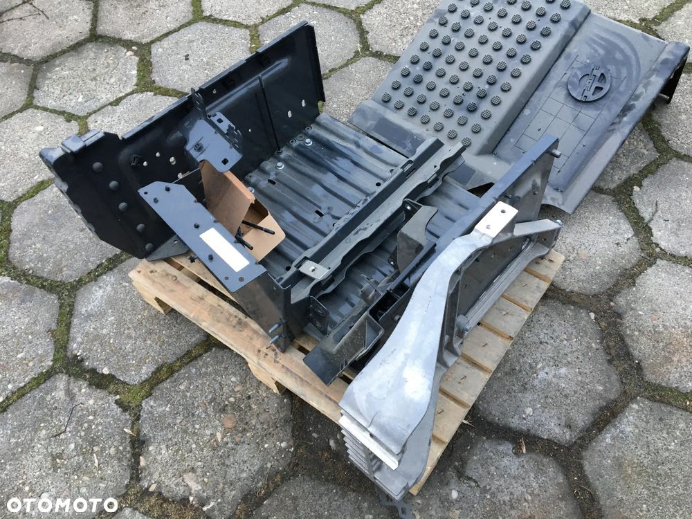 Nowa Skrzynka Akumulatory Komplet Volvo FH 4 FH4 - 2