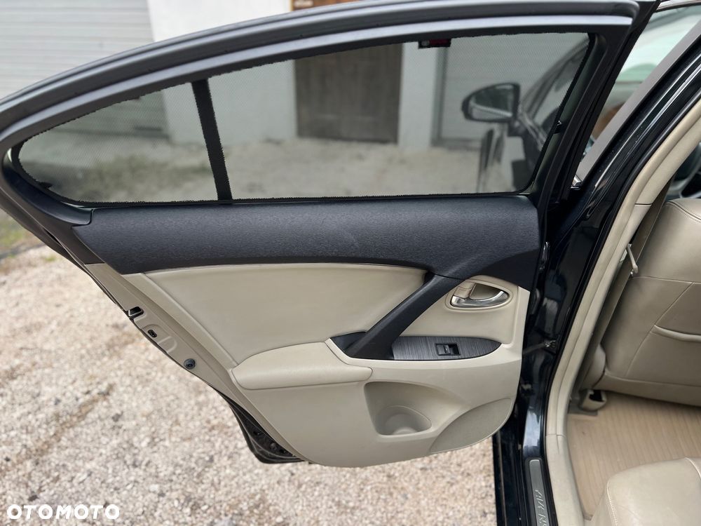 Toyota Avensis 2.0 D-4D Platinium - 26