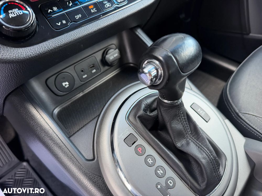 Kia Sportage 2.0 DSL 6AT 4x4 Style - 13