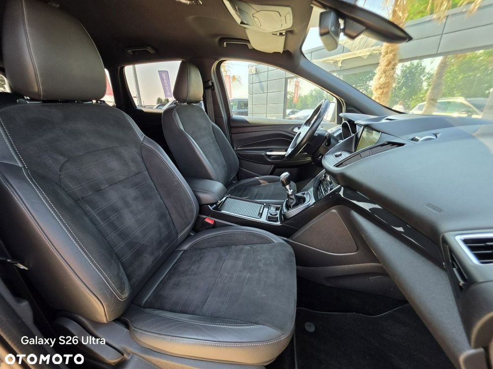 Ford Kuga 1.5 EcoBoost 2x4 ST-Line - 32