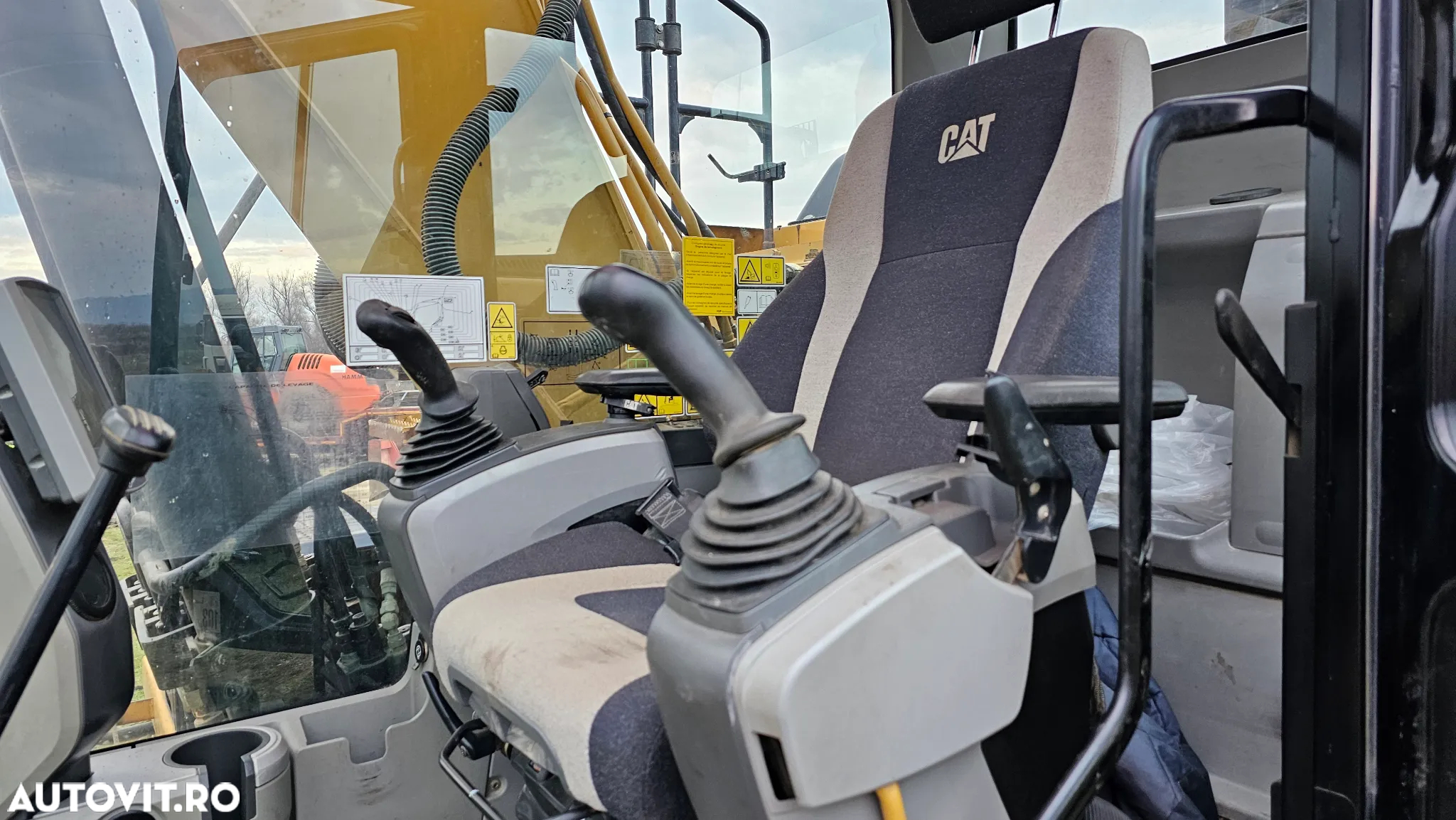 Caterpillar CAT 323 E Excavator pe șenile - 9