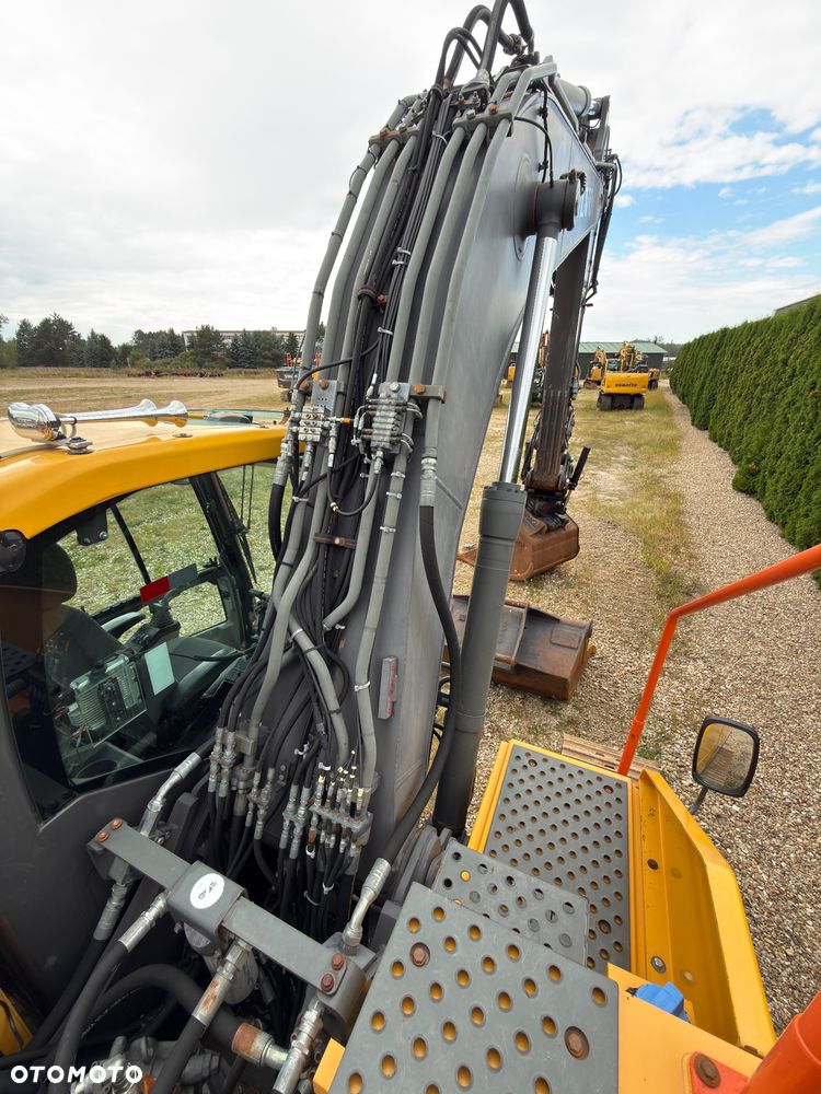 Volvo EC 220 EL - 17