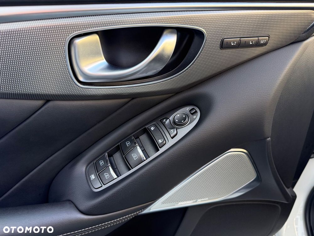Infiniti Q50 - 16