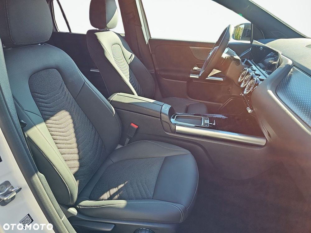 Mercedes-Benz GLA 180 Progressive - 16