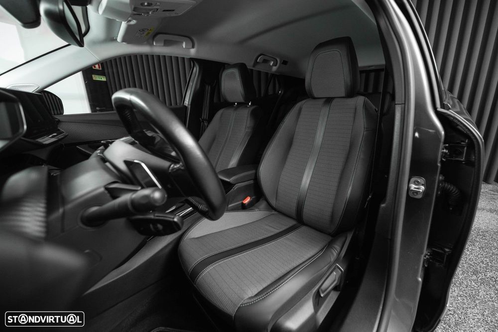 Peugeot 2008 1.5 BlueHDi Allure EAT8 - 43