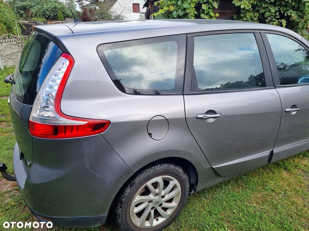 Renault Grand Scenic - 10