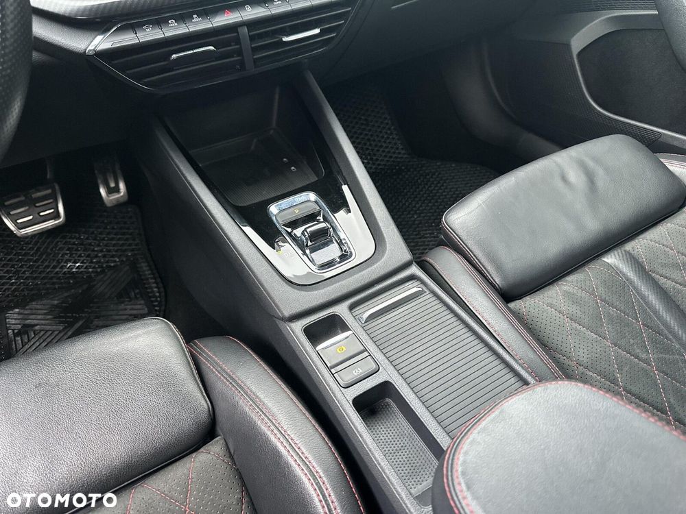 Skoda Octavia 2.0 TDI RS DSG - 28