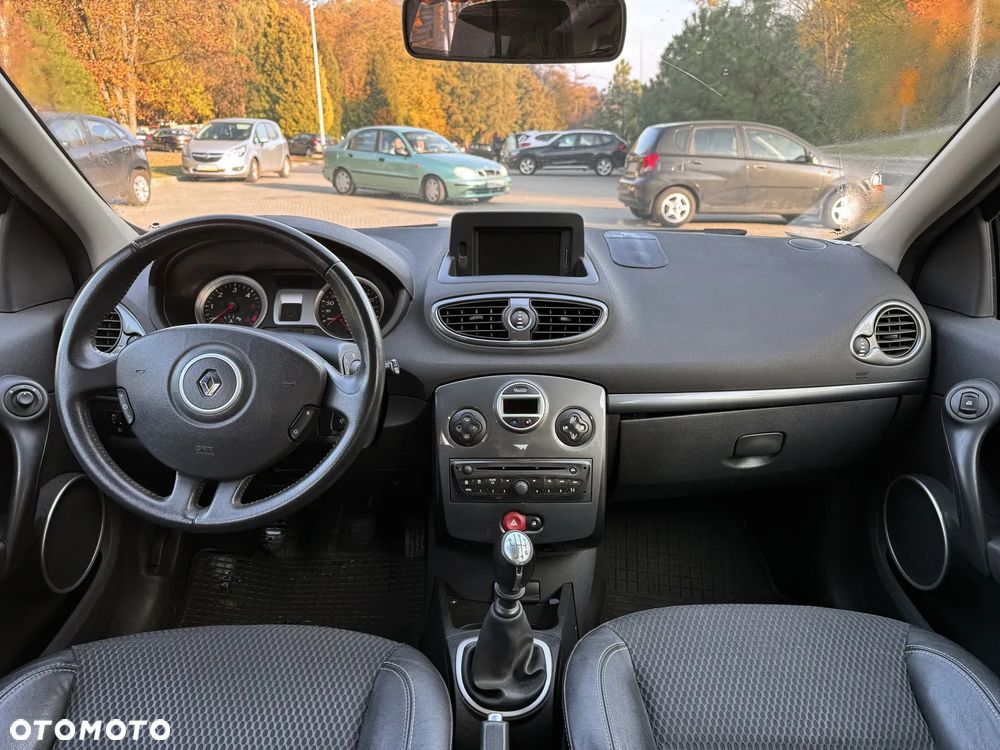 Renault Clio - 18
