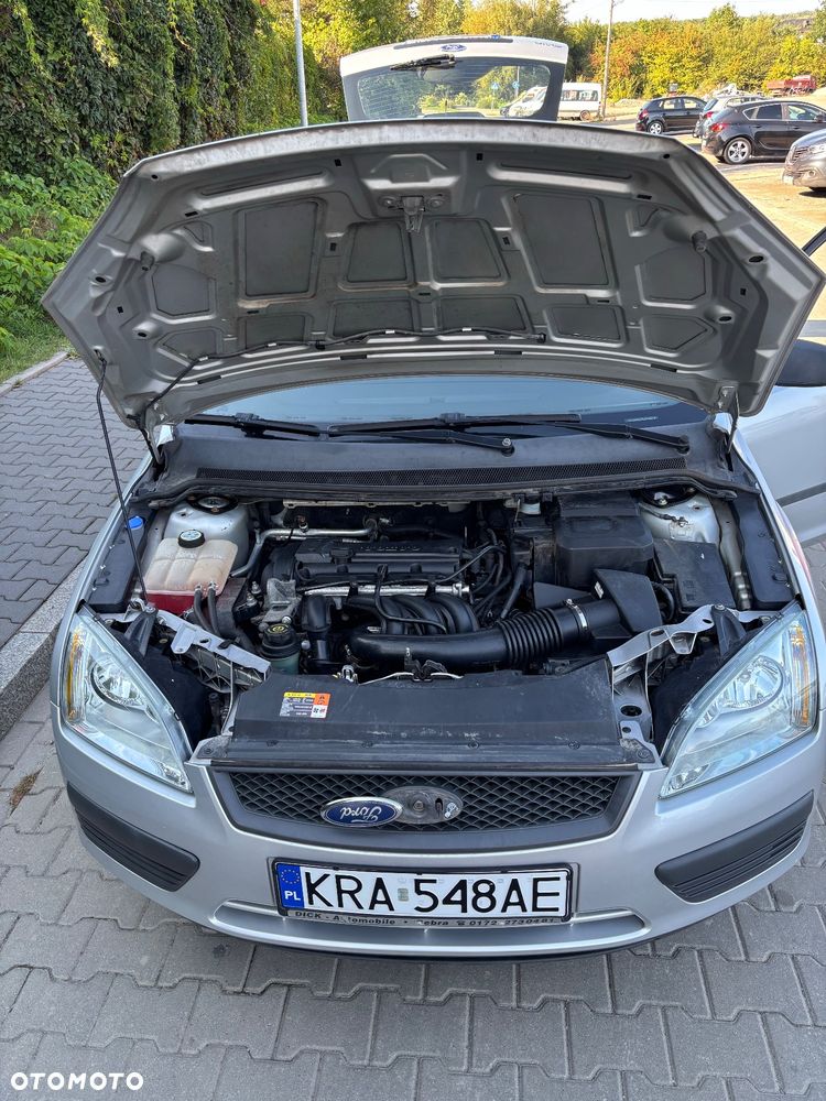 Ford Focus 1.6 16V Ambiente - 8