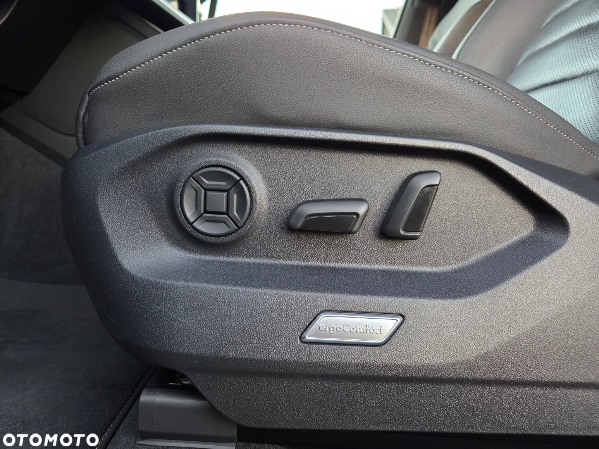 Volkswagen Touareg 3.0 V6 TFSI 4Motion R-Line - 31