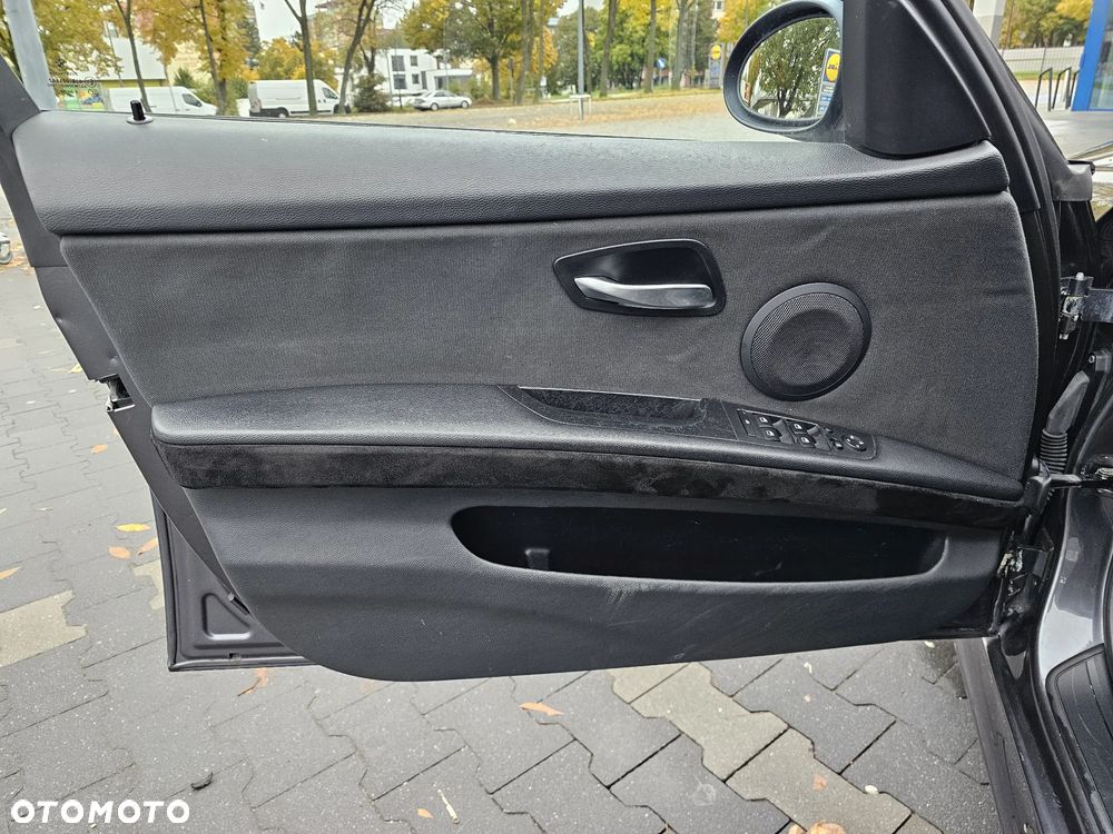 BMW Seria 3 320i - 13
